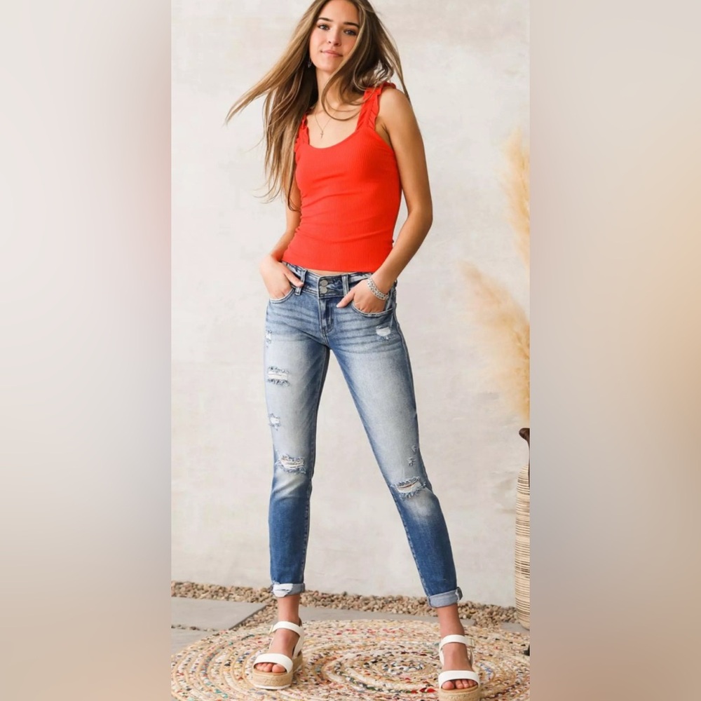 KanCan Signature Size 24 distressed jeans